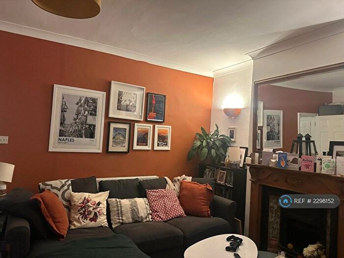 2 Bedroom Flat To Rent In Adys Road, London, SE15