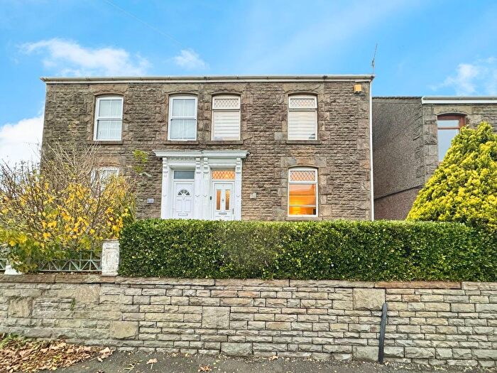 3 Bedroom Semi Detached House For Sale In Walters Road, Llansamlet, Swansea, SA7