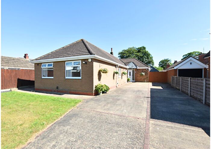 5 Bedroom Detached Bungalow For Sale In St. Mary's Close, Grimsby, DN32