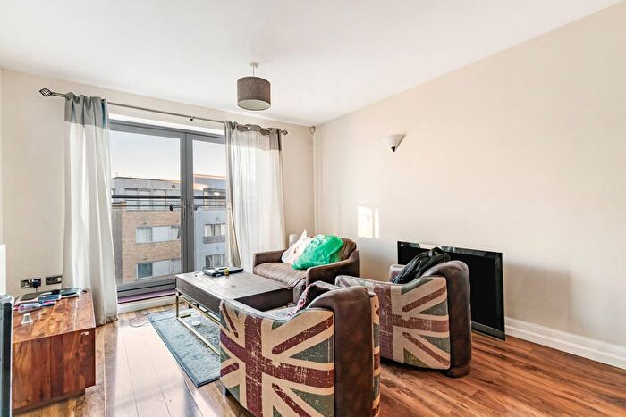 2 Bedroom Flat To Rent In Tideslea Path, Canary Wharf, SE28
