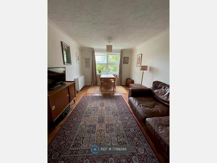 1 Bedroom Flat To Rent In Myatts Field Court, London, SE5