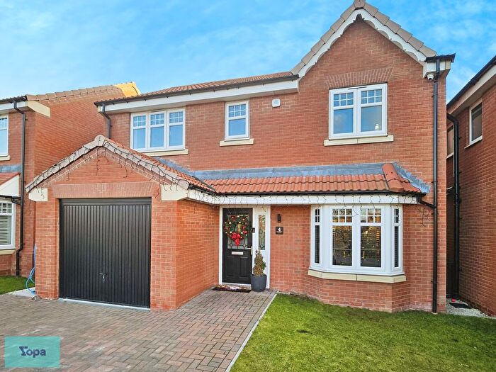 4 Bedroom Detached House For Sale In Robinets Green, Harworth, Doncaster, DN11