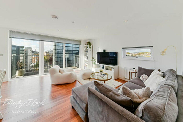 2 Bedroom Flat To Rent In City Road, London, EC1V
