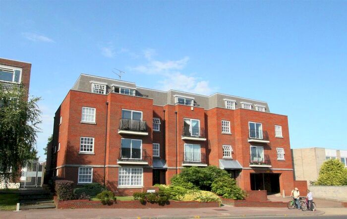 2 Bedroom Flat To Rent In London Road, Leigh-On-Sea, SS9