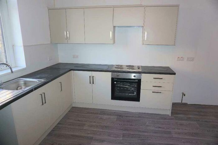 4 Bedroom Terraced House To Rent In Retford Place, Bradford, BD7
