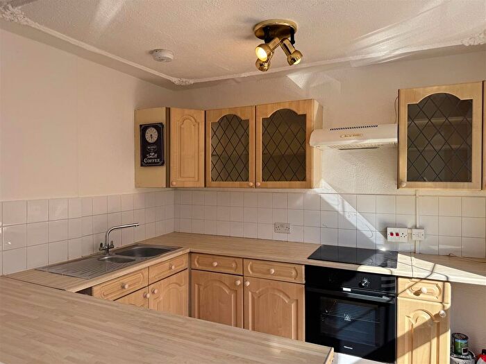 1 Bedroom Flat To Rent In Abbey Road, Torquay, TQ2