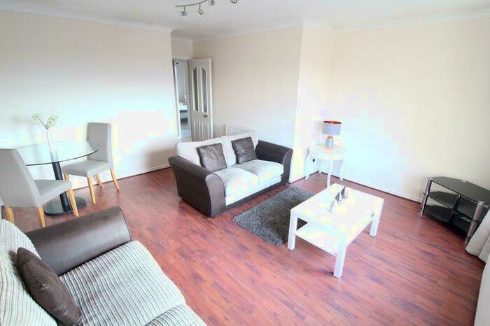 2 Bedroom Flat To Rent In Craigie Loanings, Aberdeen, AB25