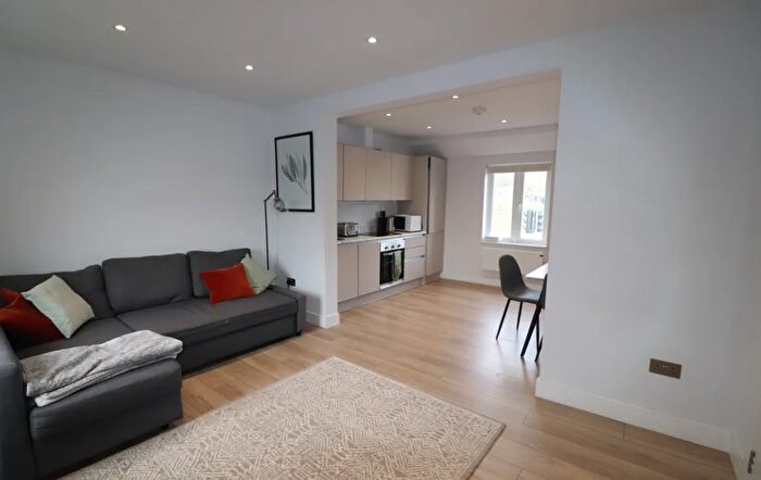 2 Bedroom Flat To Rent In Oxford Road, Luton, LU1