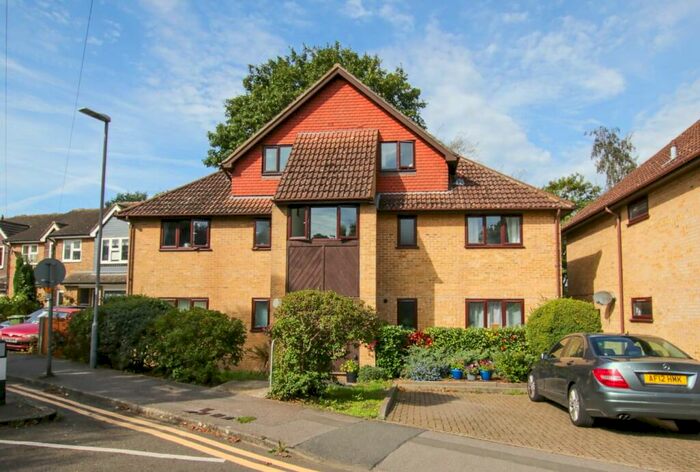 1 Bedroom Flat To Rent In Sandy Lane North, Wallington, SM6