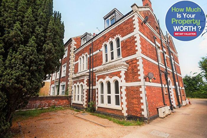 1 Bedroom Flat To Rent In Ampthill Road, Bedford, MK42