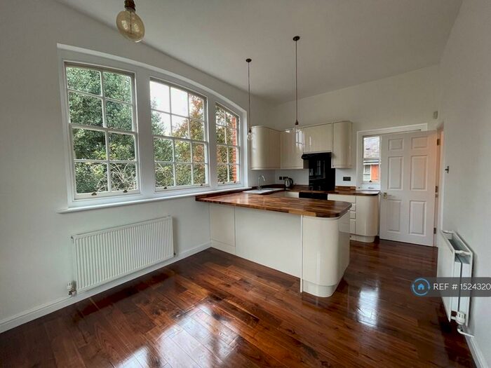 2 Bedroom Flat To Rent In St. Lukes Square, Guildford, GU1