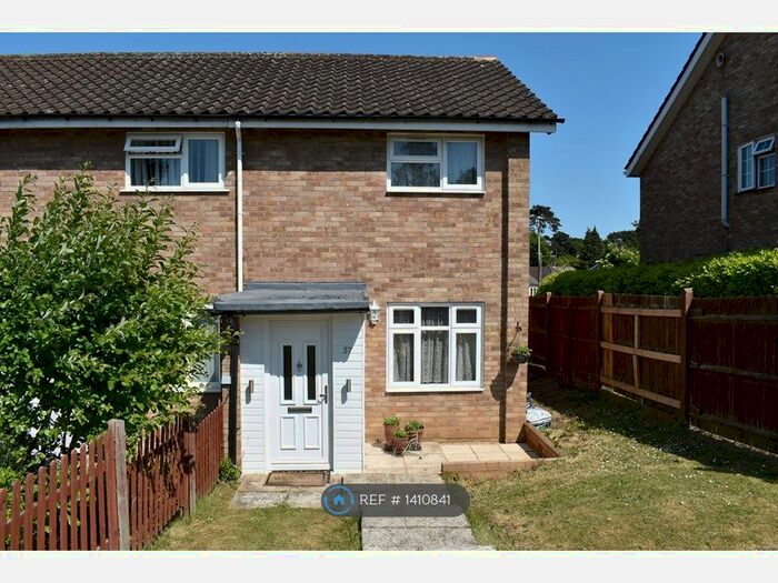 2 Bedroom Terraced House To Rent In Gibbs Couch, Watford, WD19