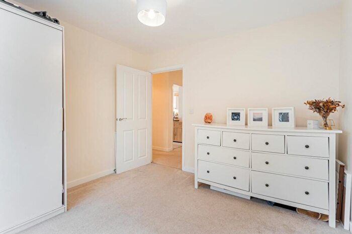 2 Bedroom Apartment For Sale In Somerley Drive, Crawley, RH10