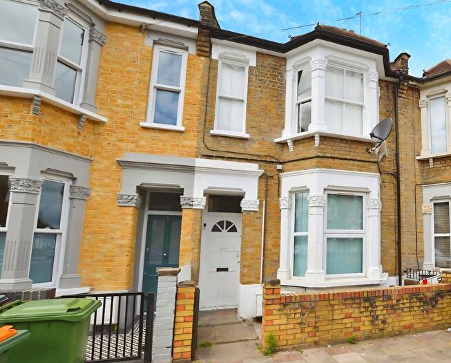 2 Bedroom Flat For Sale In London Road, Plaistow, London, E13