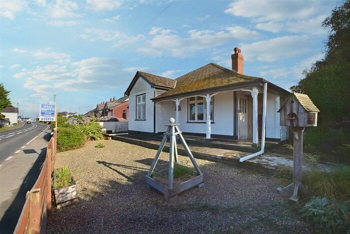 3 Bedroom Detached Bungalow For Sale In Brynhoffnant, Llandysul, SA44