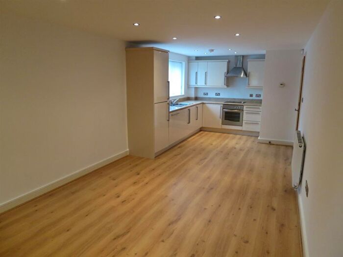 2 Bedroom Flat To Rent In Sutton Road, St Helens, WA9