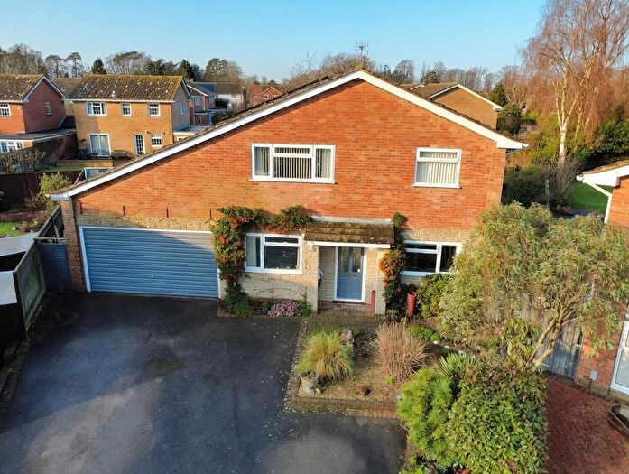 5 Bedroom Detached House For Sale In Cheviot Close, Newbury, RG14
