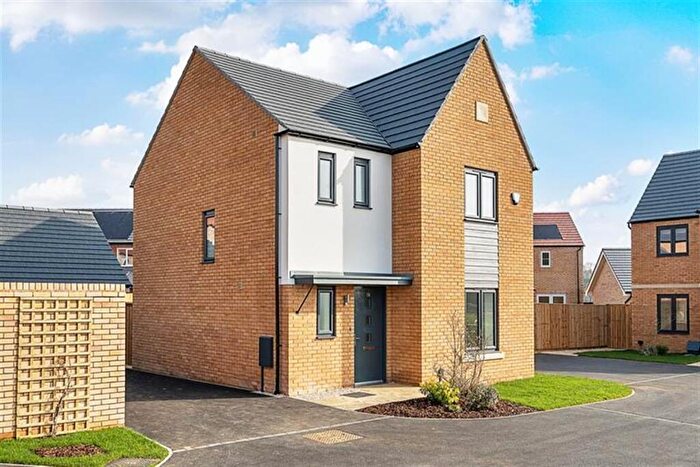 3 Bedroom Detached House To Rent In Bedroom Detached House In Kingfisher Drive, Upton, Northampton, NN5