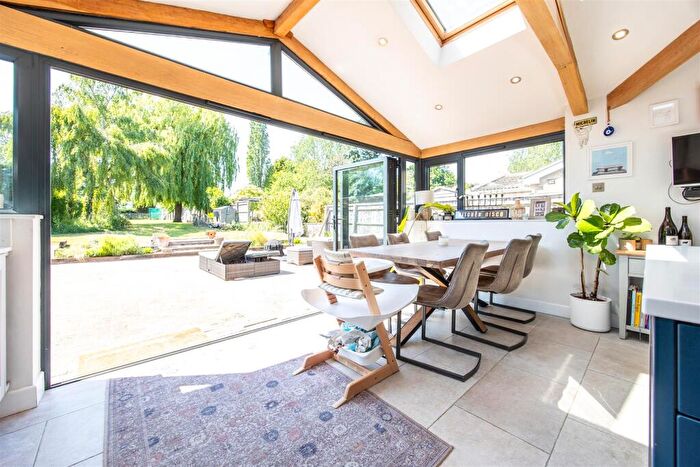 5 Bedroom Detached House For Sale In St. Giles Close, Wendlebury, OX25