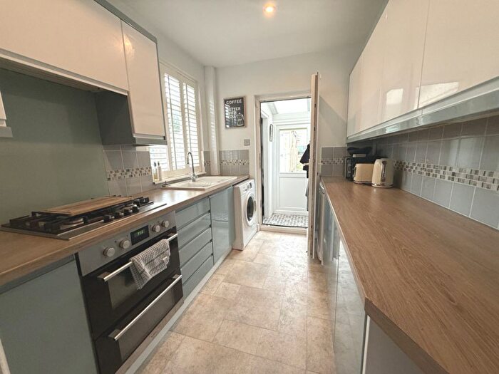 3 Bedroom Semi-detached House For Sale In Cranbourne Road, Patchway, BS34