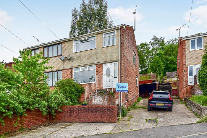 3 Bedroom Semi-Detached House For Sale In Fort Hill Road, Sheffield, S9