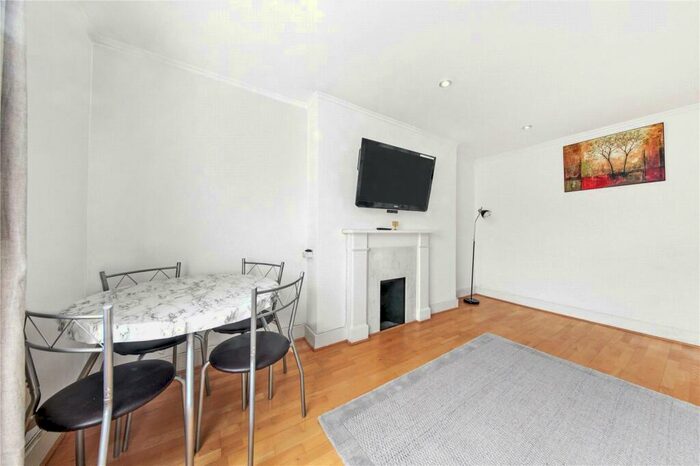 1 Bedroom Flat To Rent In Alma Square, St John's Wood, NW8