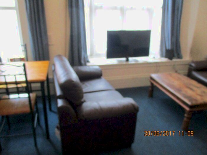 4 Bedroom Flat To Rent In A Bristol Road, B29