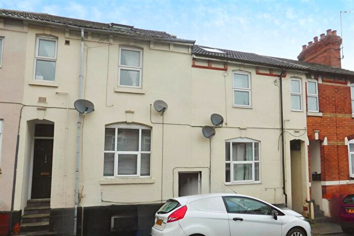 2 Bedroom Flat To Rent In Mill Road, Kettering, Northants, NN16