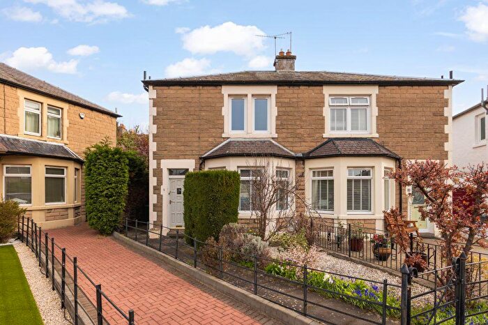 2 Bedroom Semi-detached Villa For Sale In Marionville Grove, Edinburgh, EH7