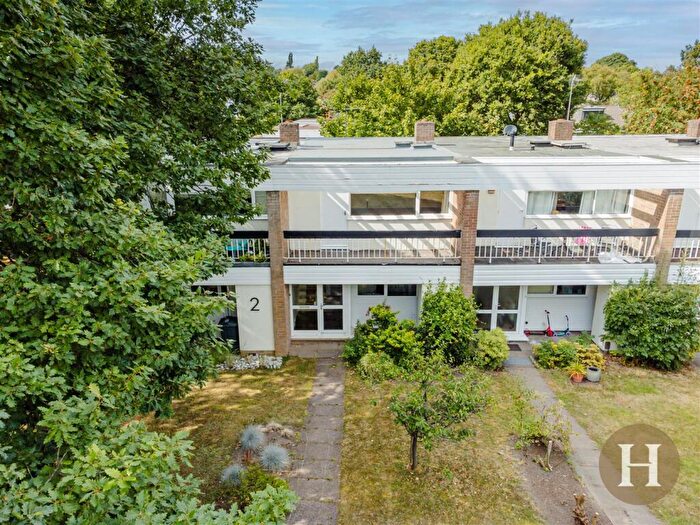 3 Bedroom Terraced House For Sale In Hartford Close, Harborne, Birmingham, B17