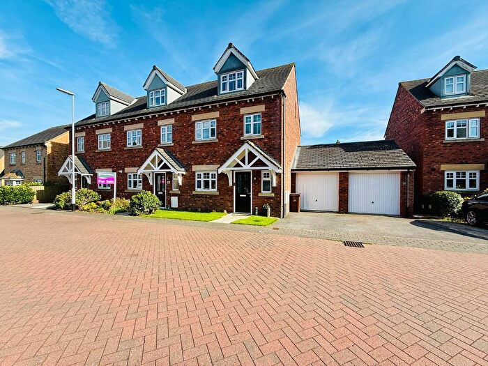 4 Bedroom Town House For Sale In Ivy Bank Close, Ingbirchworth, Penistone, S36