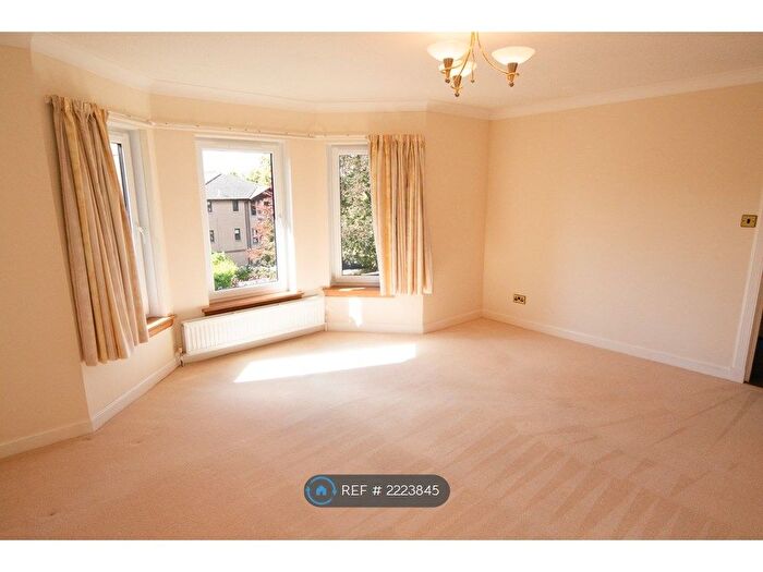 3 Bedroom Flat To Rent In Spylaw Road, Edinburgh, EH10