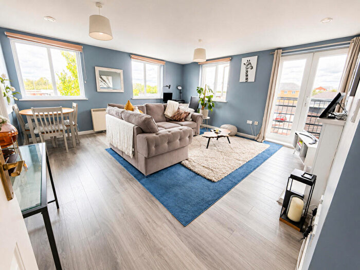 2 Bedroom Apartment For Sale In Saltash Road, Swindon, SN2