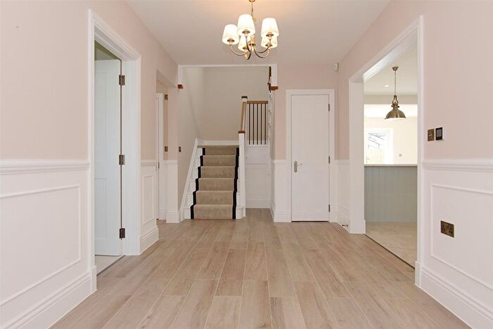 4 Bedroom Detached House For Sale In Salisbury Road, Palestine, Andover, SP11