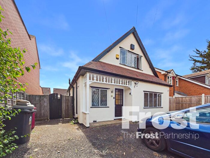 3 Bedroom Detached House To Rent In London Road, Slough, Berkshire, SL3