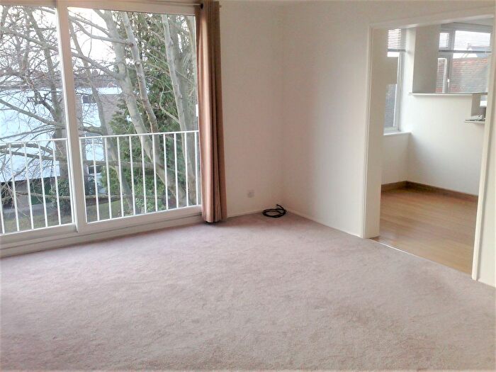 2 Bedroom Flat To Rent In Dunwood Court, Boyn Valley Road, SL6