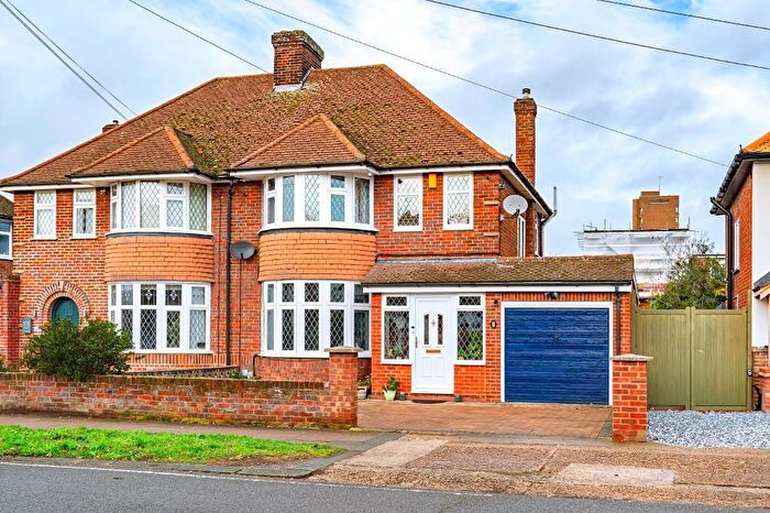 3 Bedroom Semi-Detached House For Sale In Wendover Drive, Bedford, Bedfordshire, MK41
