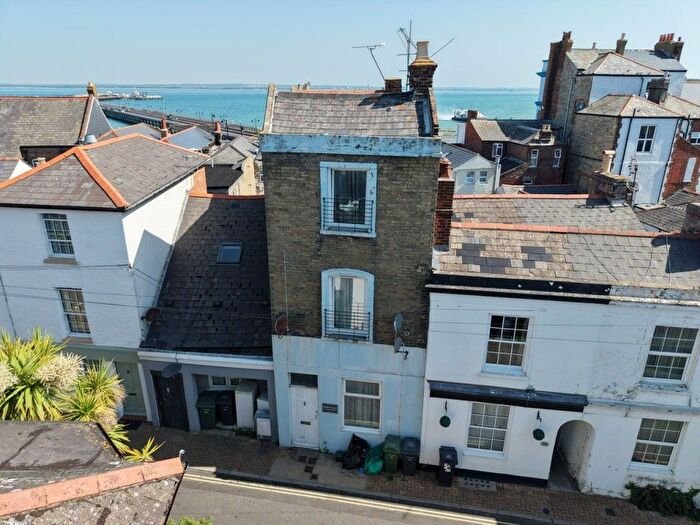 1 Bedroom Flat For Sale In Flat, Dolphin House, Castle Street, Ryde, Isle Of Wight, PO33