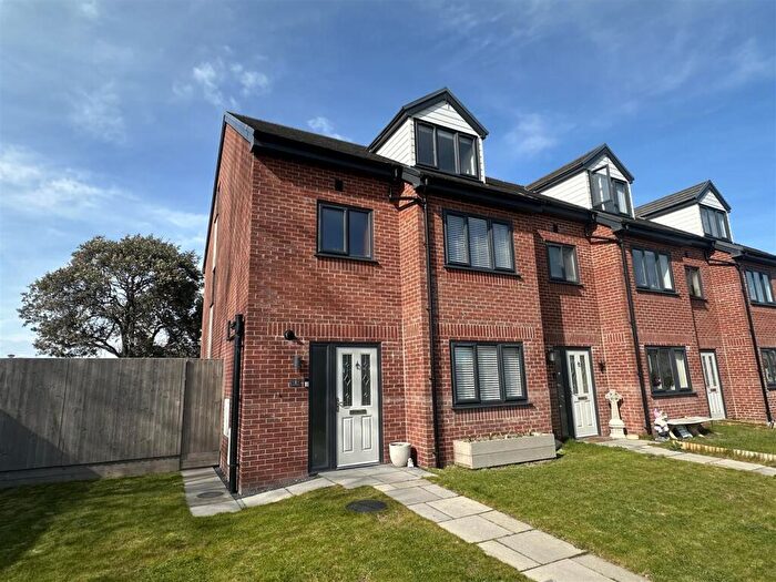 4 Bedroom End Of Terrace House For Sale In Clos Elwy, Abergele, LL22