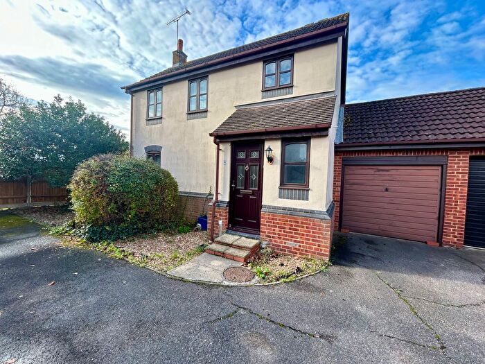 3 Bedroom Detached House For Sale In Horseshoe Close, Waltham Abbey, EN9