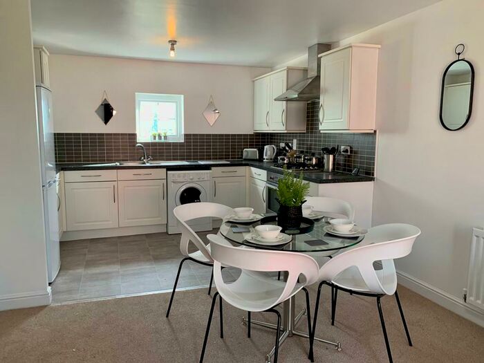 2 Bedroom Flat To Rent In Blount Close, Crewe, CW1