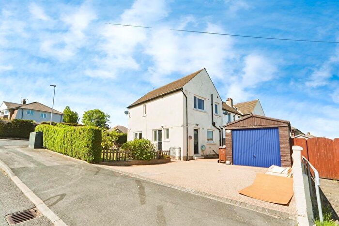 3 Bedroom End Of Terrace House For Sale In Springfield Road, Baildon, Shipley, BD17