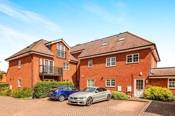 2 Bedroom Flat To Rent In Woodfield Court, Headley Road, Reading, RG5