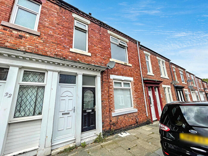3 Bedroom Flat For Sale In Brabourne Street, West Harton, South Shields, Tyne And Wear, NE34