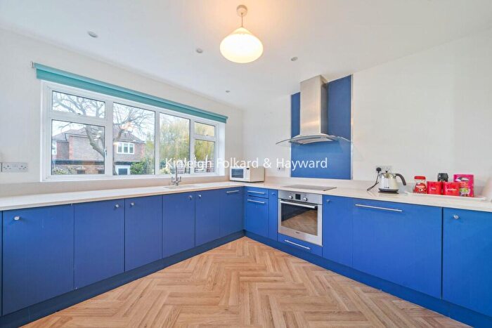 5 Bedroom Detached House To Rent In Hayes Way, Beckenham, BR3