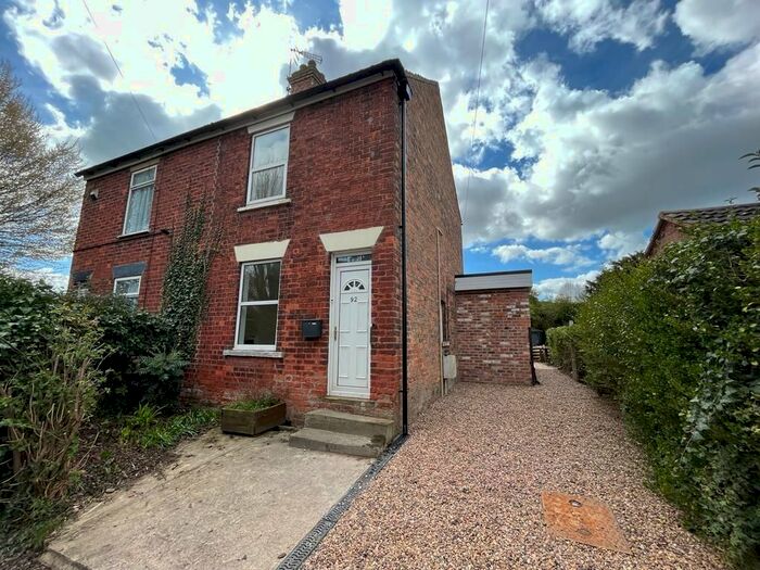 2 Bedroom Semi-Detached House For Sale In Station Road, Misterton, Doncaster, South Yorkshire, DN10