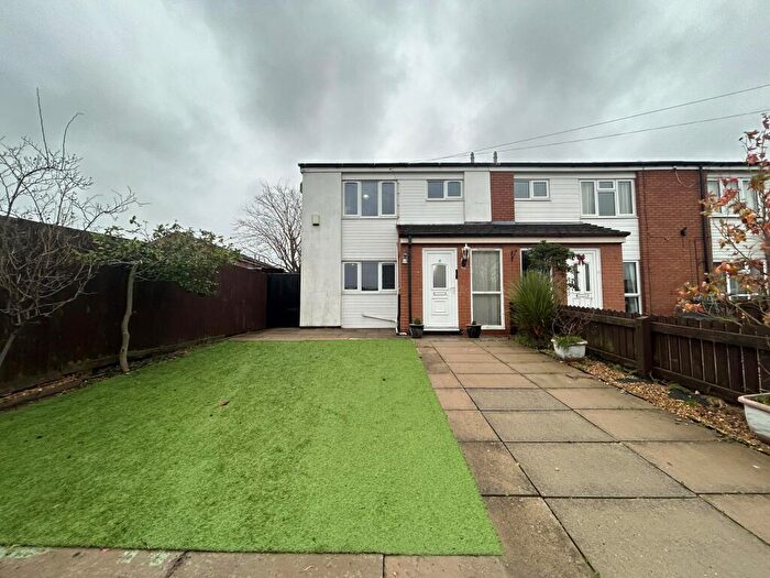 4 Bedroom House To Rent In Phythian Close, L6