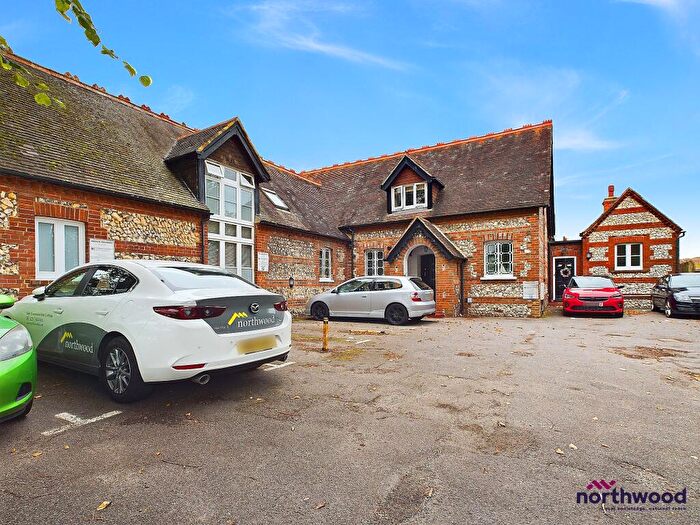 2 Bedroom Maisonette To Rent In Church Street, Old Town, Eastbourne, BN21