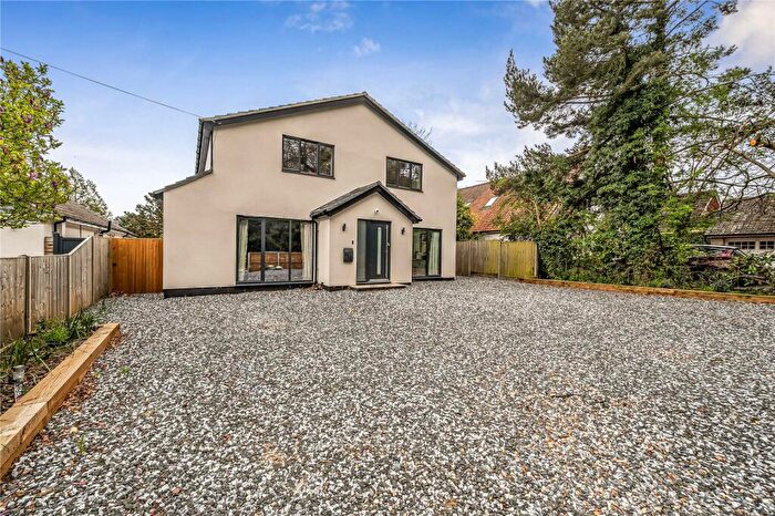 5 Bedroom Detached House For Sale In Simons Lane, Wokingham, Berkshire, RG41