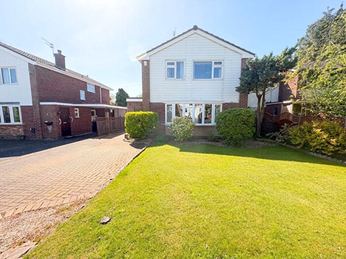 3 Bedroom Detached House For Sale In Dunbar Close, Holmes Chapel, CW4